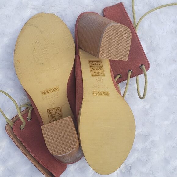 Mi.iM size 10 lace up open toe soft red faux suede bootie - Picture 4 of 6